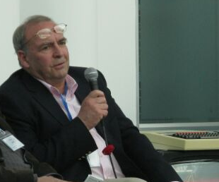 ملف:Christopher Curry talks, Beeb@30, 2012.png