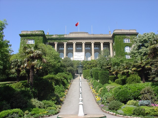 ملف:RobertCollegeGouldHall1.jpg