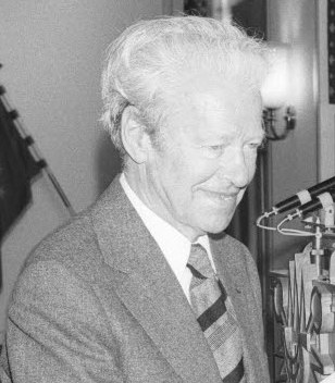 ملف:Knud Ejler Loegstrup (cropped).jpg