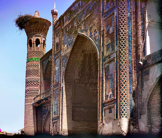 ملف:Storks on Tupchiboshi Madrasa, Bukhara.jpg