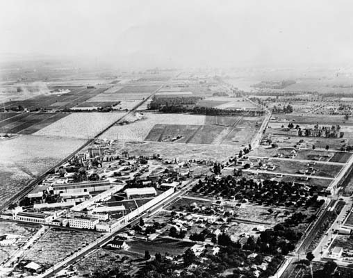 ملف:MGM-studios-1922.jpg