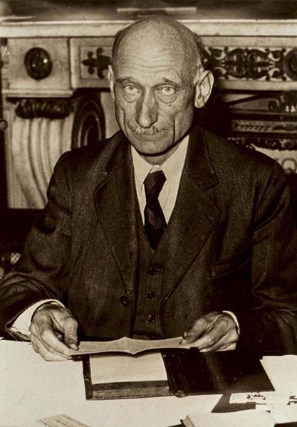 ملف:RobetSchuman.jpg