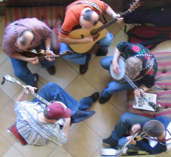 ملف:Bluegrass group jamming.jpg