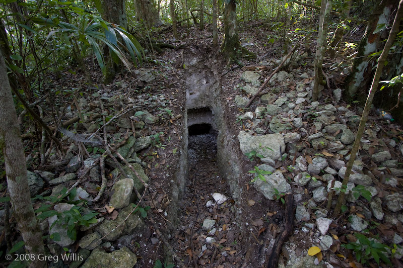 ملف:Ruins with Looters Trench - (greg-willis.com) - panoramio.jpg