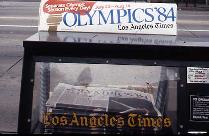 ملف:1984-Newspaper-Vending-Machine.jpg