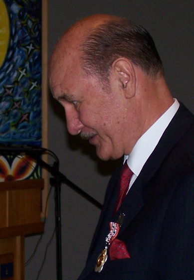 ملف:Clem Simich QSO (cropped).jpg