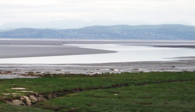 ملف:Across-morecambe-bay-at-low-tide.jpg
