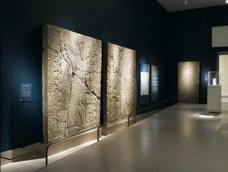 ملف:Ancient Near Eastern Assyrian Reliefs.jpg