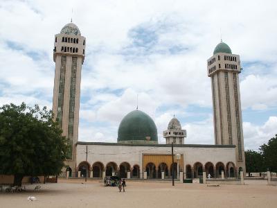 ملف:MedinaBaayMosque.jpg