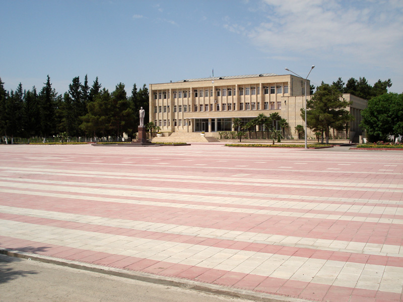 ملف:Saatly City Hall.jpg
