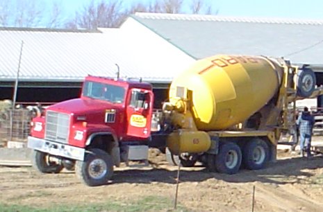 ملف:CementTruck.jpg