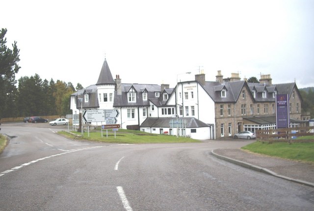 ملف:Carrbridge Hotel - geograph.org.uk - 1547372.jpg