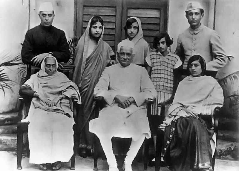 ملف:Nehru family.jpg