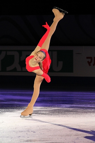 ملف:2011 Grand Prix Final Julia LIPNITSKAIA 4.jpg