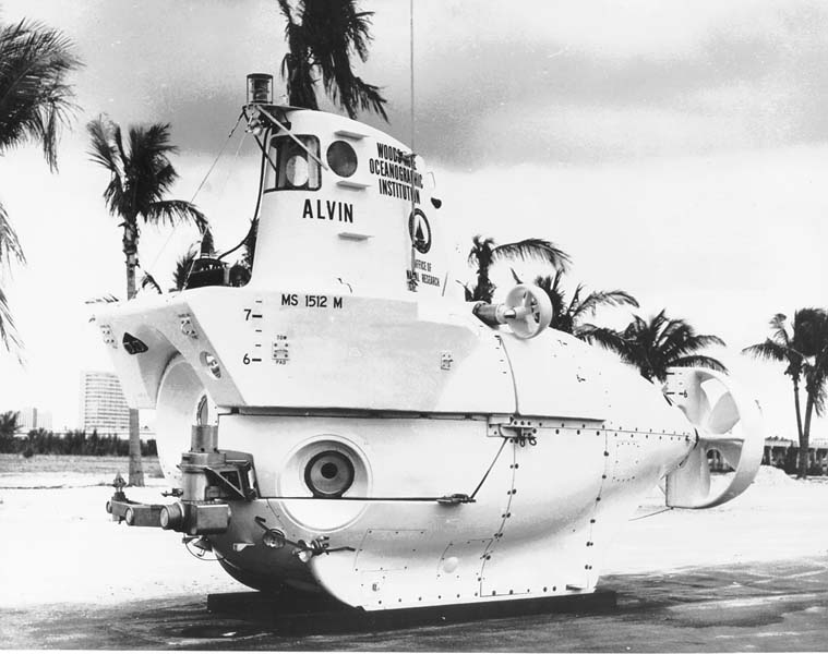 ملف:Alvin (DSV-2) port bow view.jpg