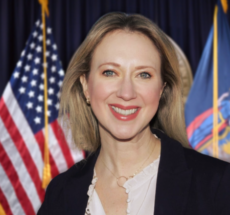 ملف:Lucy Lang 2021.png