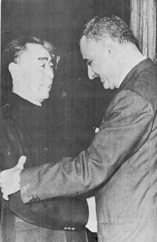 ملف:Nasser, Shwayen Layen.jpg