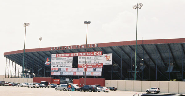 ملف:CardinalStadiumSignage.jpg