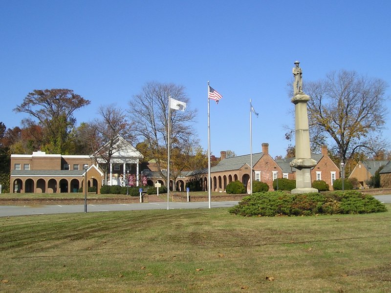 ملف:Isle of Wight Courthouse, Isle of Wight, VA.jpg
