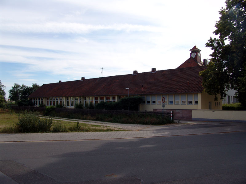ملف:Sackbeifuerth grundschule frodolf27juni2004.jpg