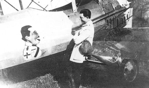 ملف:Protopopescu face-to-face with his cartoon portrait.jpg