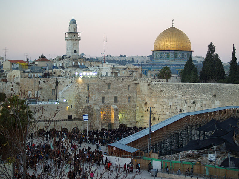ملف:Temple Mount Western Wall on Shabbat by David Shankbone.jpg