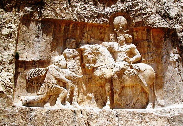 ملف:Bas relief nagsh-e-rostam al.jpg