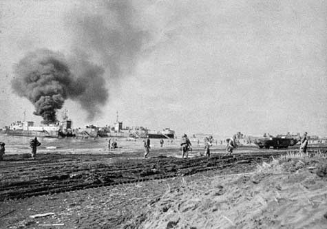 ملف:Landing at Anzio.jpg
