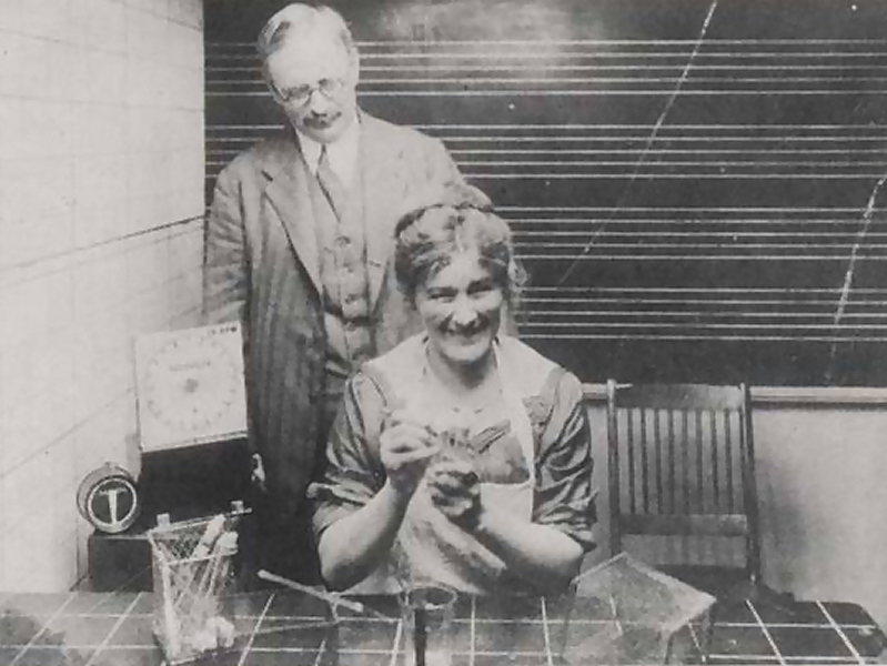 ملف:Myrtelle M. Canavan and Elmer Ernest Southard (cropped).jpg