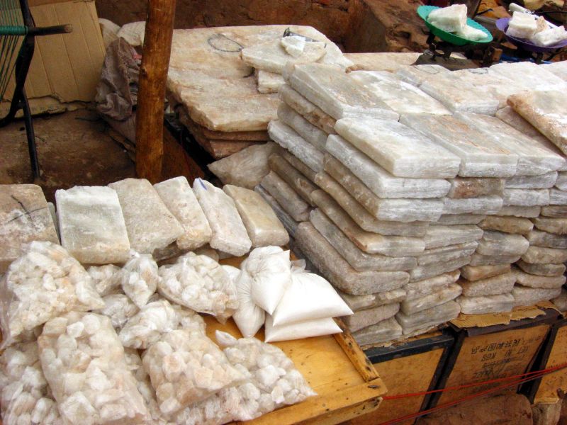 ملف:Salt selling Mopti Mali.jpg