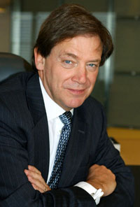 ملف:Andrew Gould.jpg