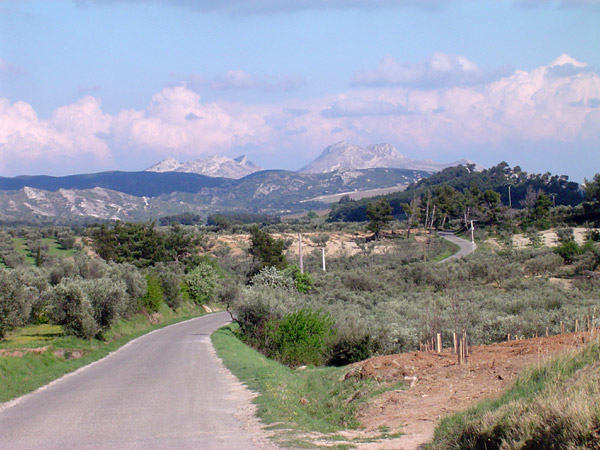 ملف:Alpilles landscape.jpg