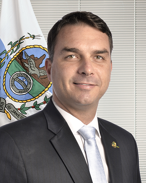 ملف:Foto oficial de Flávio Bolsonaro (v. AgSen).jpg