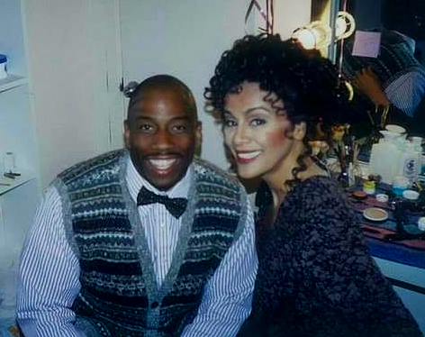 ملف:Opera star Stacey Robinson (left) with singer-actor Marilyn McCoo.jpg