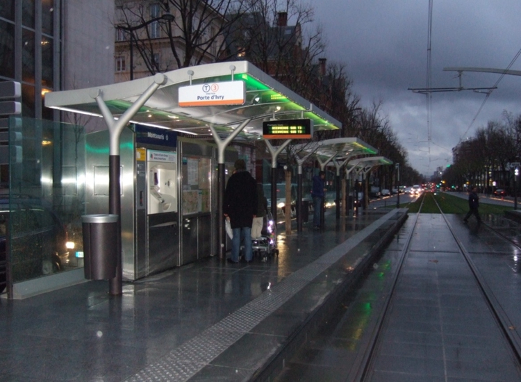 ملف:T3 Montsouris quaiSud.jpg