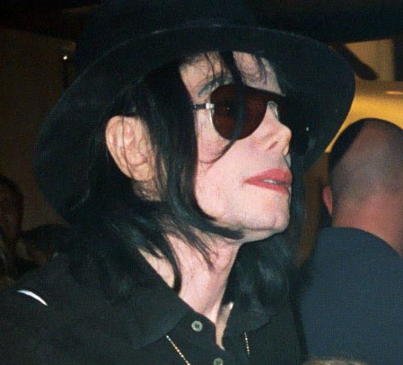 ملف:Michael Jackson in Vegas cropped-2.jpg