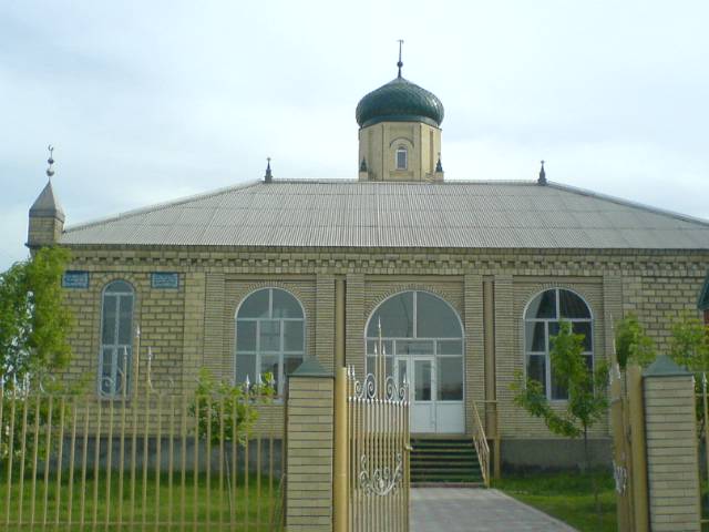 ملف:Мечеть в Азамат-Юрте.jpg