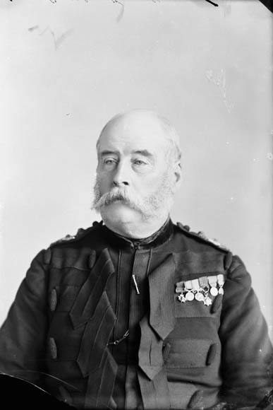 ملف:Alexander George Russell.jpg