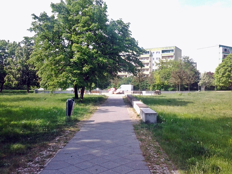 ملف:Stadtplatz am Glambecker Ring (1).jpg