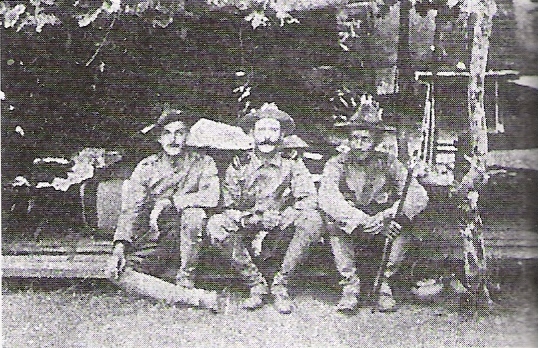 ملف:BoxerAmericanTroops.jpg