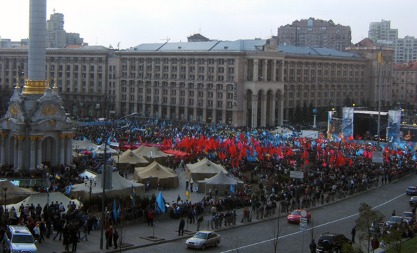 ملف:Kiev Maidan Nezalezhnosti April 17, 2007.jpg