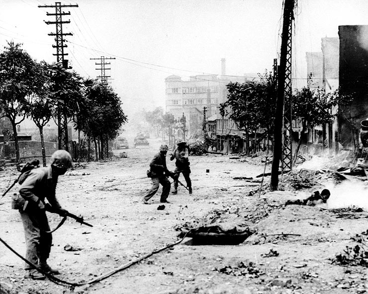 ملف:KoreanWar recover Seoul.jpg