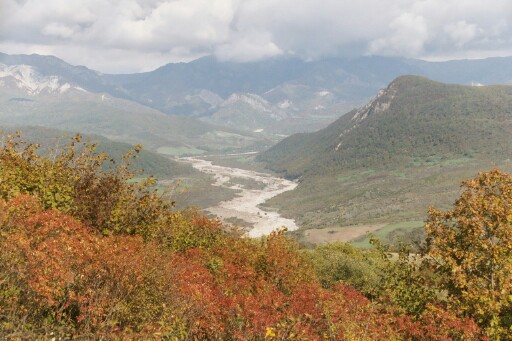 ملف:View somewhere between Sheki and Baku, Azerbaijan.jpg