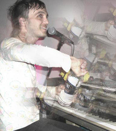 ملف:Aaron Embry - Amnion 2008.jpg