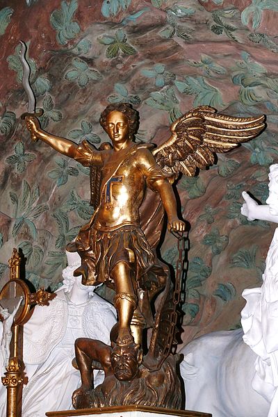 ملف:Beeld van St. Michael in Bad Godesberg.jpg