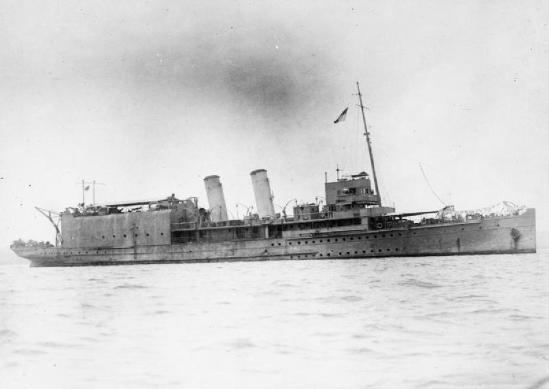 ملف:HMS Empress (1914).jpg