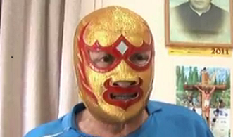 ملف:Fray Tormenta en interview (cropped).png