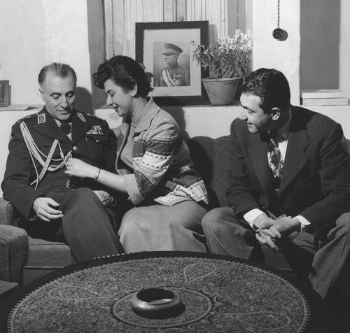 ملف:Zahedifamily.jpg