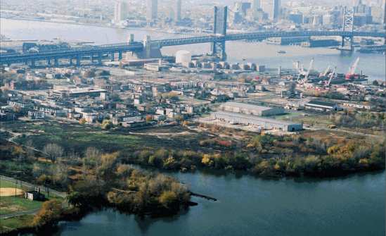 ملف:CamdenNJ WaterfrontIndustry.jpg