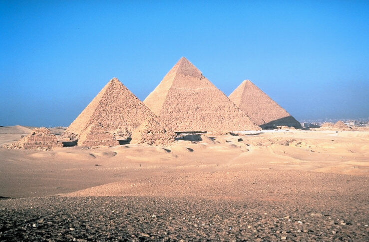 ملف:Pyramids of Egypt1.jpg